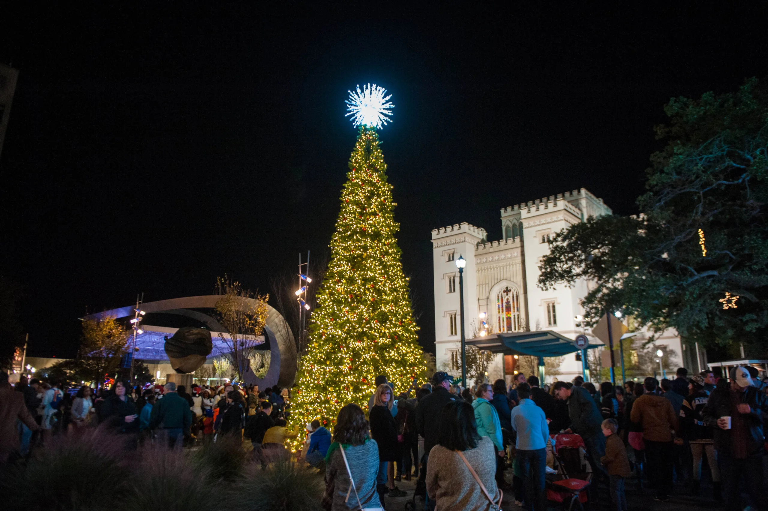 Baton Rouge Celebrates Holiday Season with Louisiana Lights and Festive Concerts