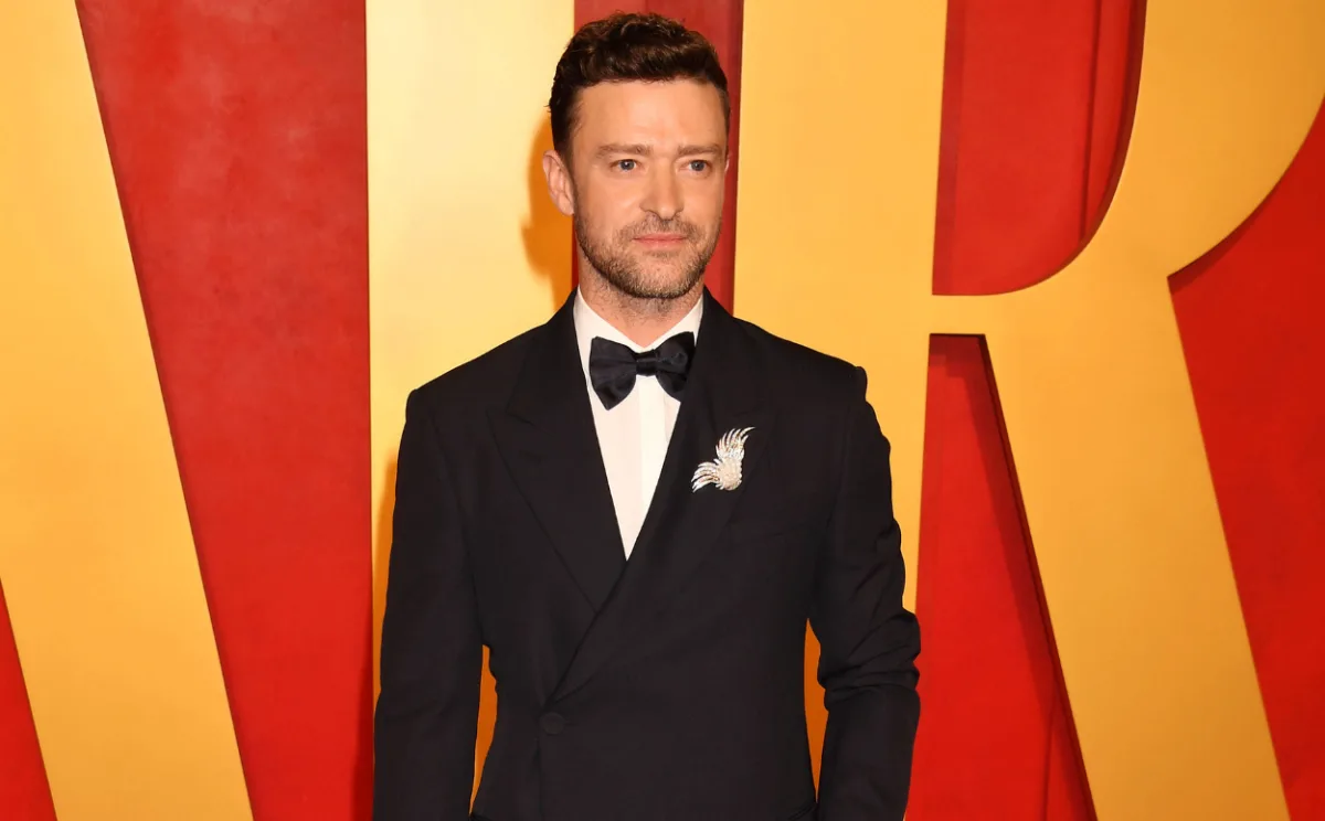 Justin Timberlake Experiences Wardrobe Malfunction During Nashville Concert