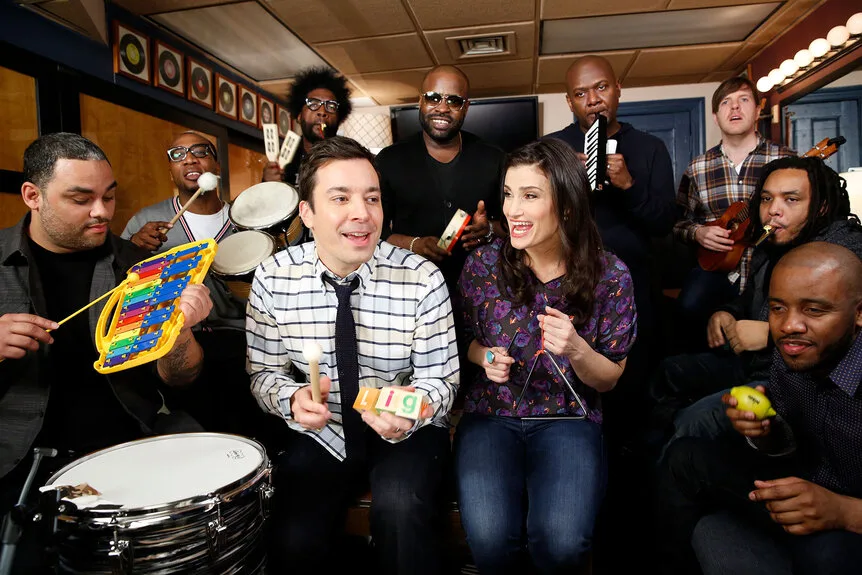 Idina Menzel Reunites with Jimmy Fallon for Epic ‘Let It Go’ Performance Using Classroom Instruments