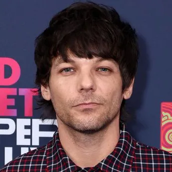 Louis Tomlinson Attends Super Bowl 2025 in Style